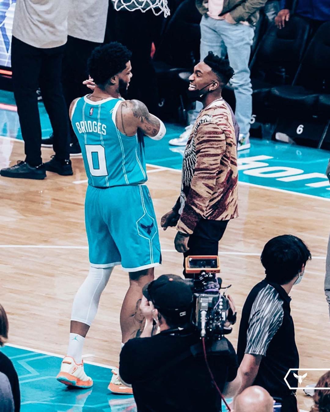 Great to have you back at the Hive @ahmad_monk!  

#AllFly...