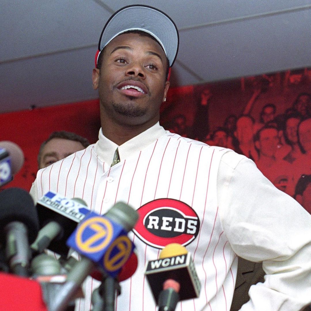 February 10, 2000: Junior returns home. #RedsVault...