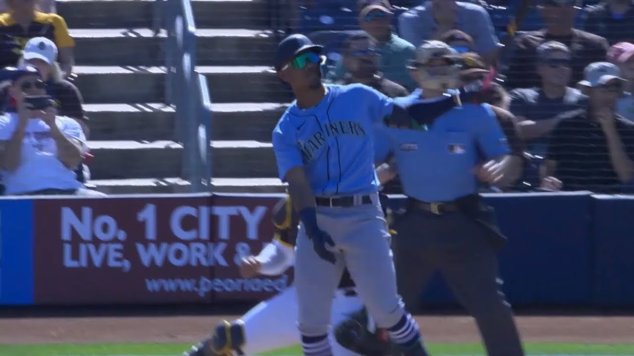 Mariners Top Prospect Julio Rodríguez DESTROYS his first spring homer! (No. 3 prospect overall)