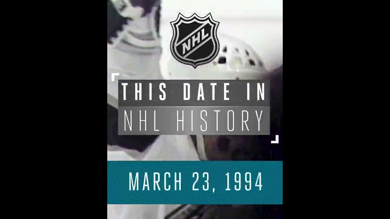 Gretzky breaks Howe’s goal record | This Date in History #shorts