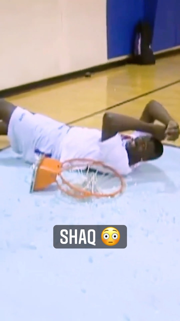 well… he showed you his best @the_ahmad_rashad 

#tbt #magictogether #nba75...