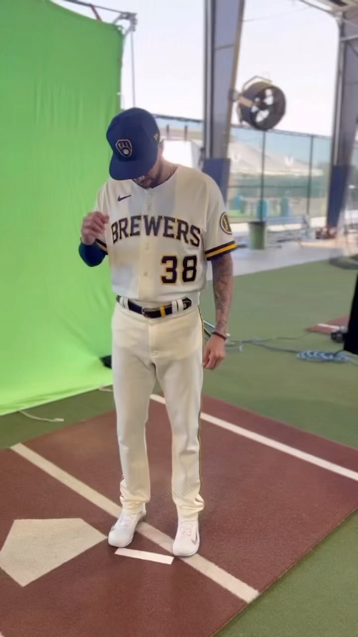 Behind the scene at Photo Day (Part 2)  #ThisIsMyCrew #PhotoDay...