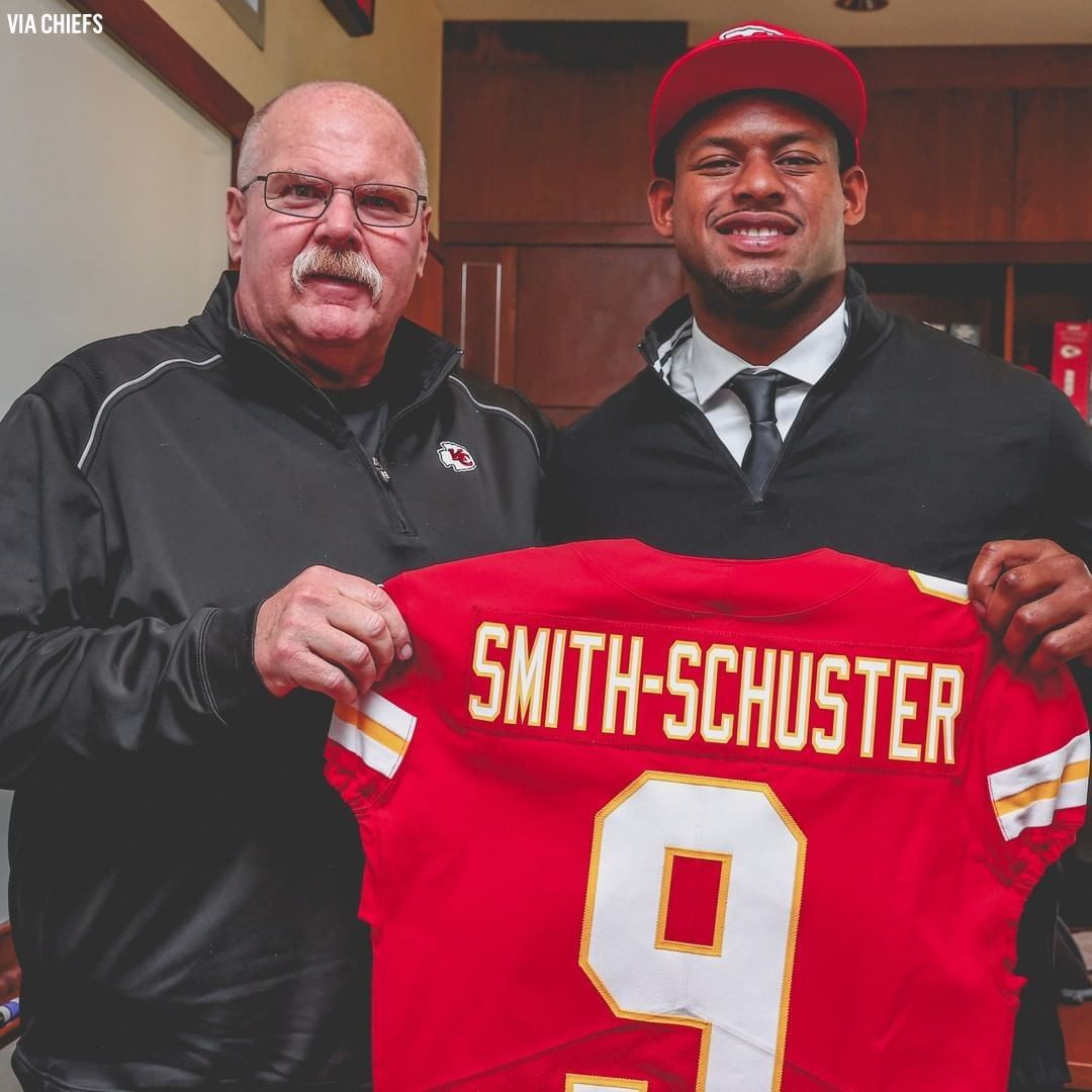 @juju is officially in #ChiefsKingdom. (via @chiefs)...