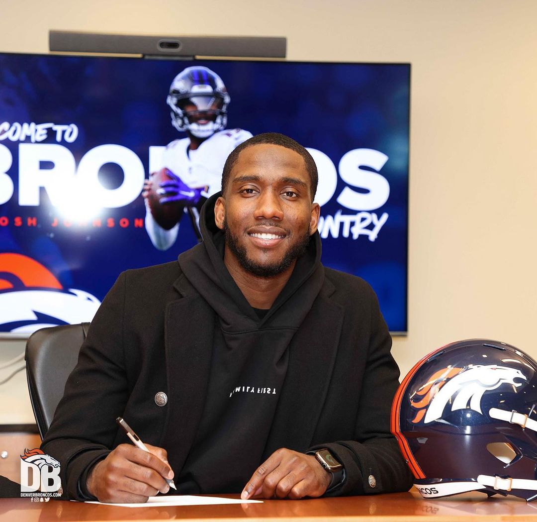 Signed, sealed, delivered. Welcome to #BroncosCountry!...