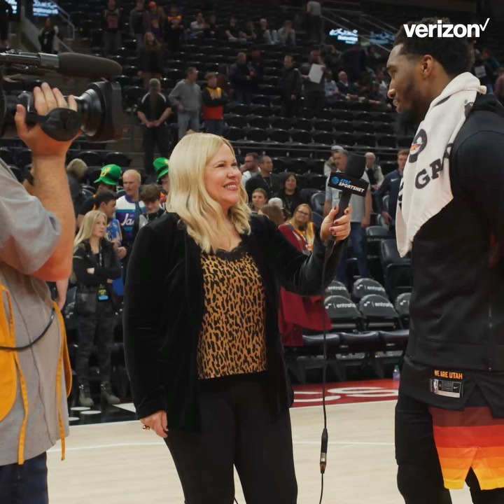 What’s a game day like for Holly Rowe? 

Join @nayo_campbell as she gives us an ...