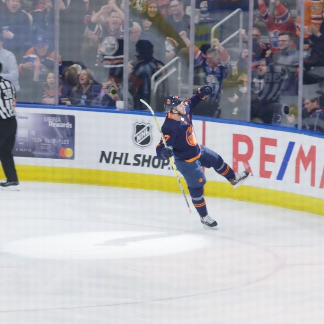 Phenomenal lil' seven-game home winning streak.  #LetsGoOilers...