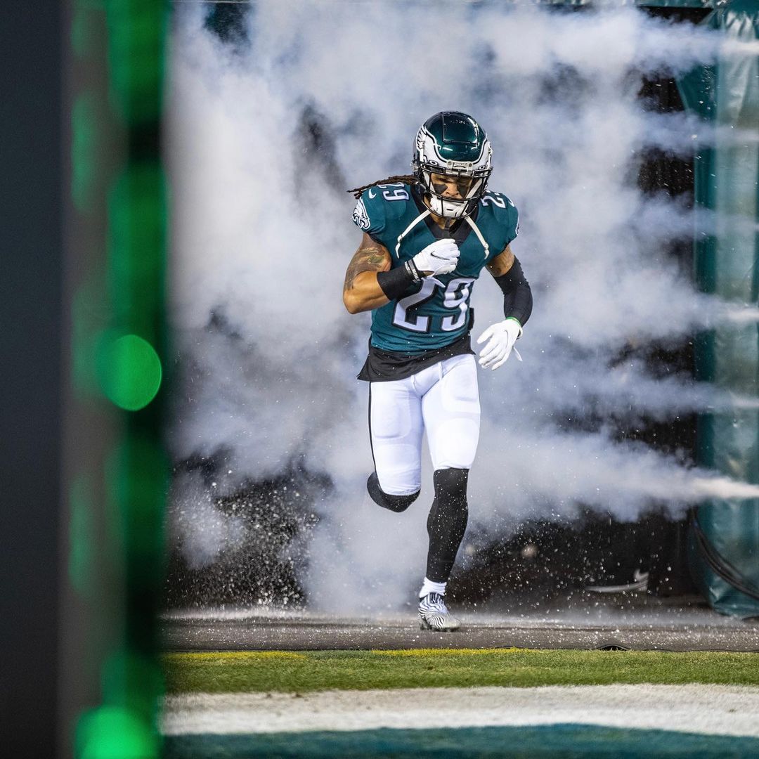 Double tap to wish @2live_am a happy birthday!

#FlyEaglesFly...