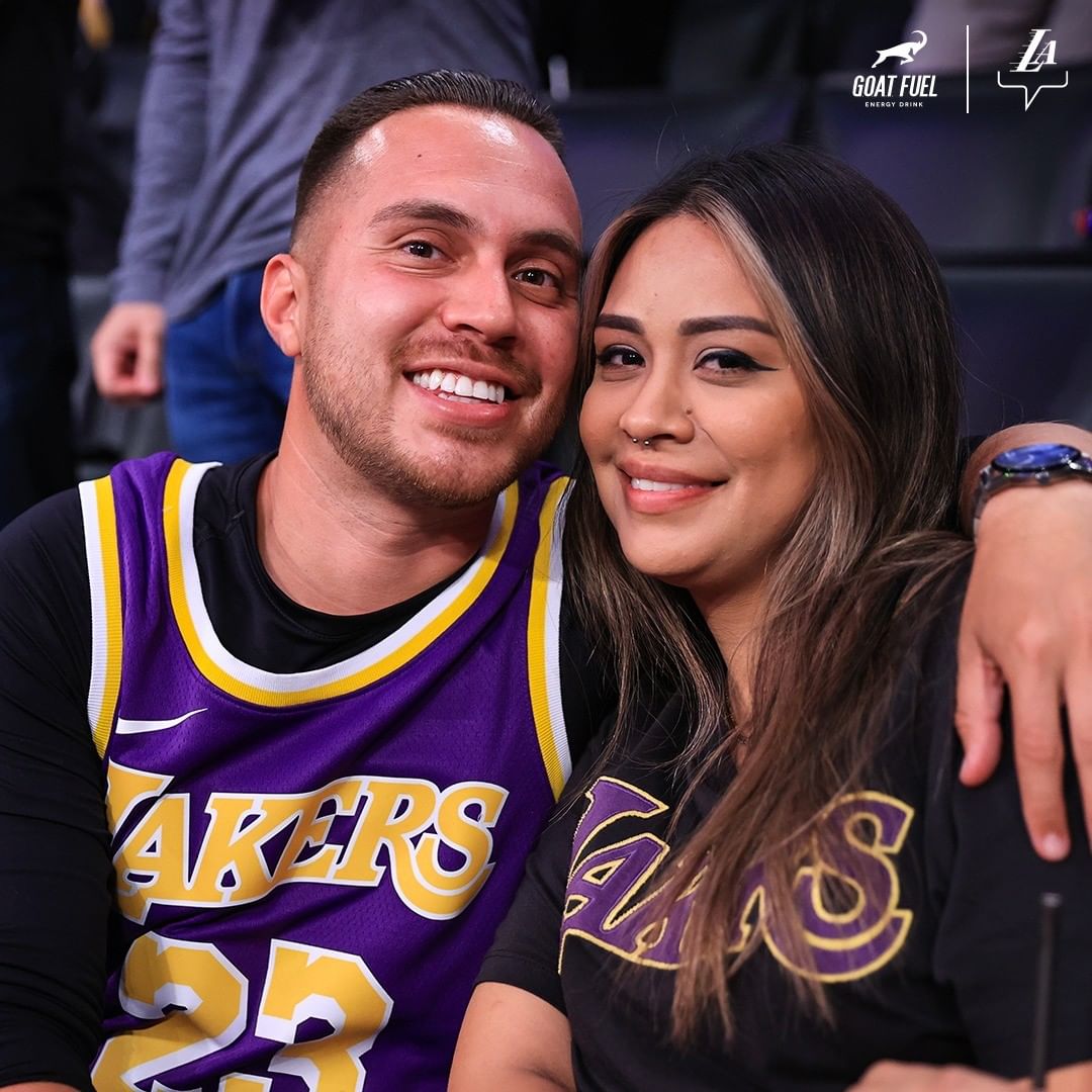 Give it up for the goat fans in the house.  #LakeShow x @goatfuel...