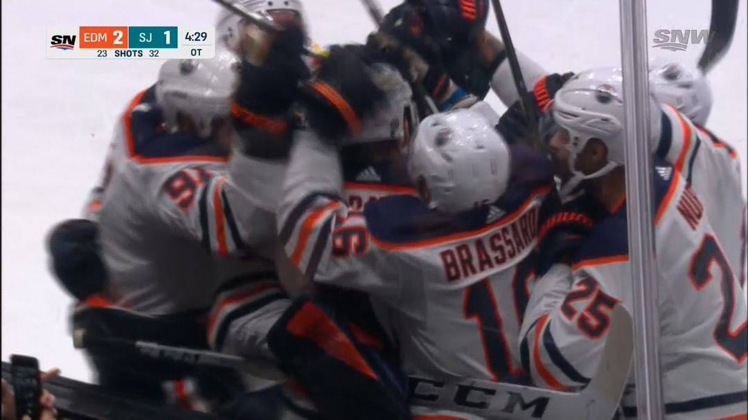 YES YOU CAN PLAY LA BAMBA  Smith springs McDavid in OT for a 2-1 #Oilers win! #...