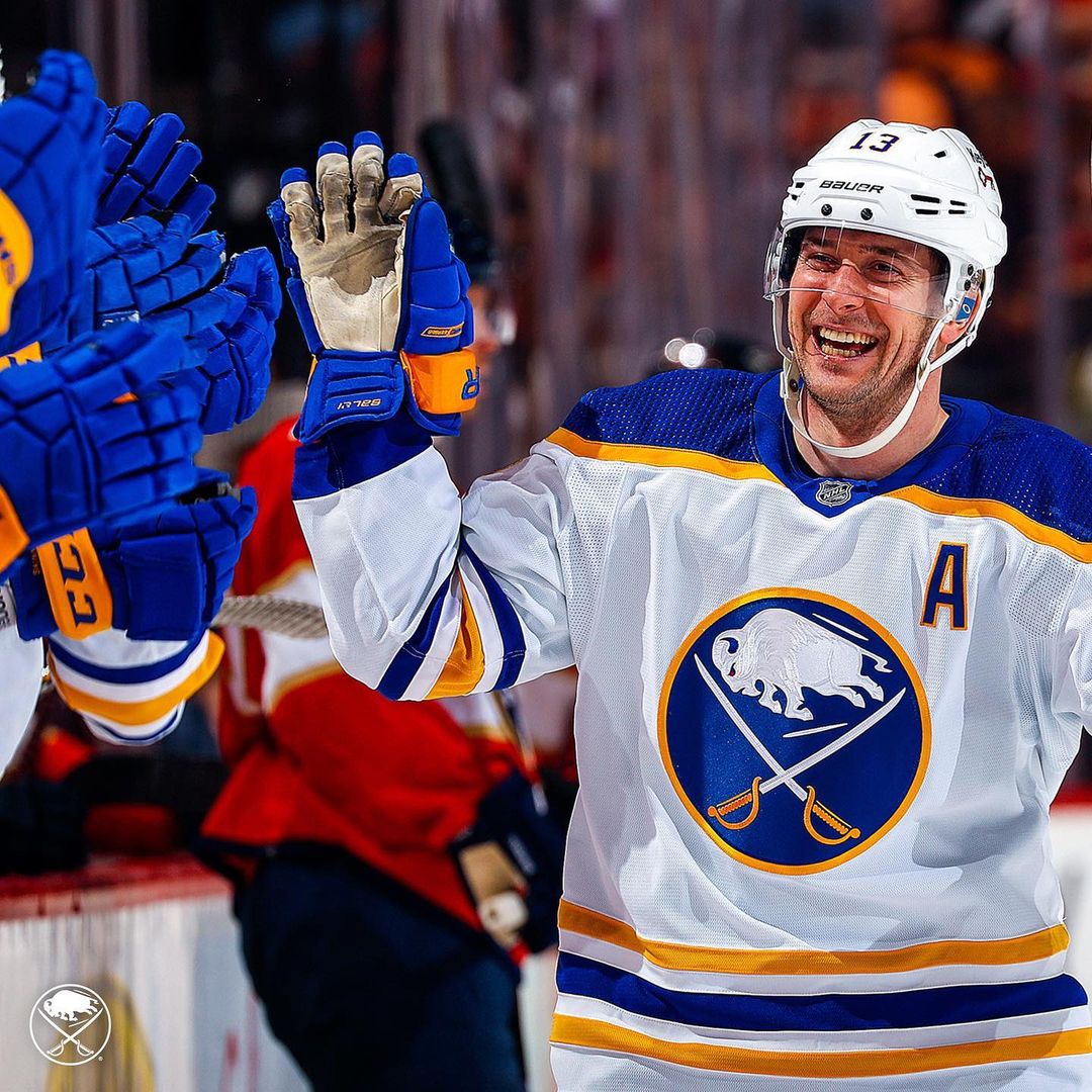 Don’t let 1⃣3⃣ get hot

#LetsGoBuffalo...