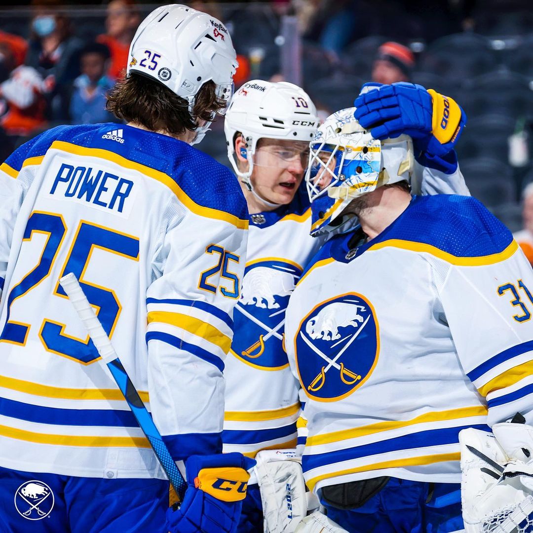 S̶u̶n̶d̶a̶y̶ ̶s̶c̶a̶r̶i̶e̶s̶

#LetsGoBuffalo...