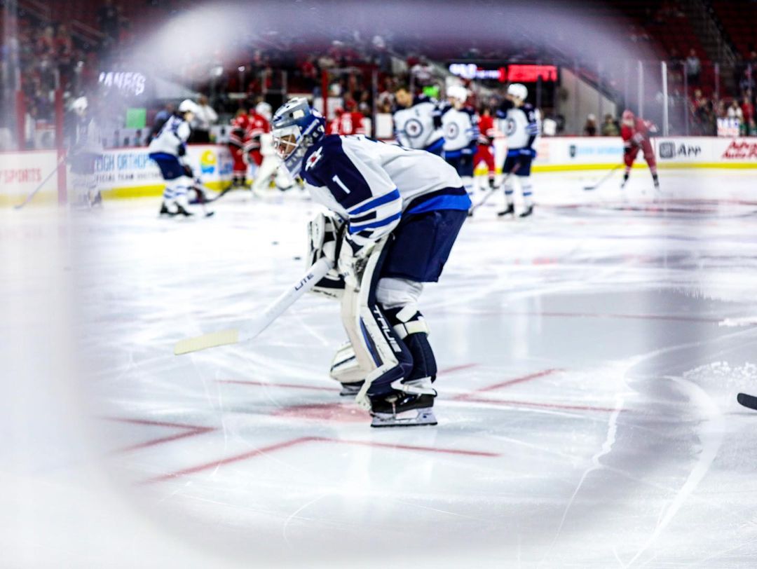 42 saves, and a .933 SV%, that was a standout performance from Coms  #GoJetsGo...
