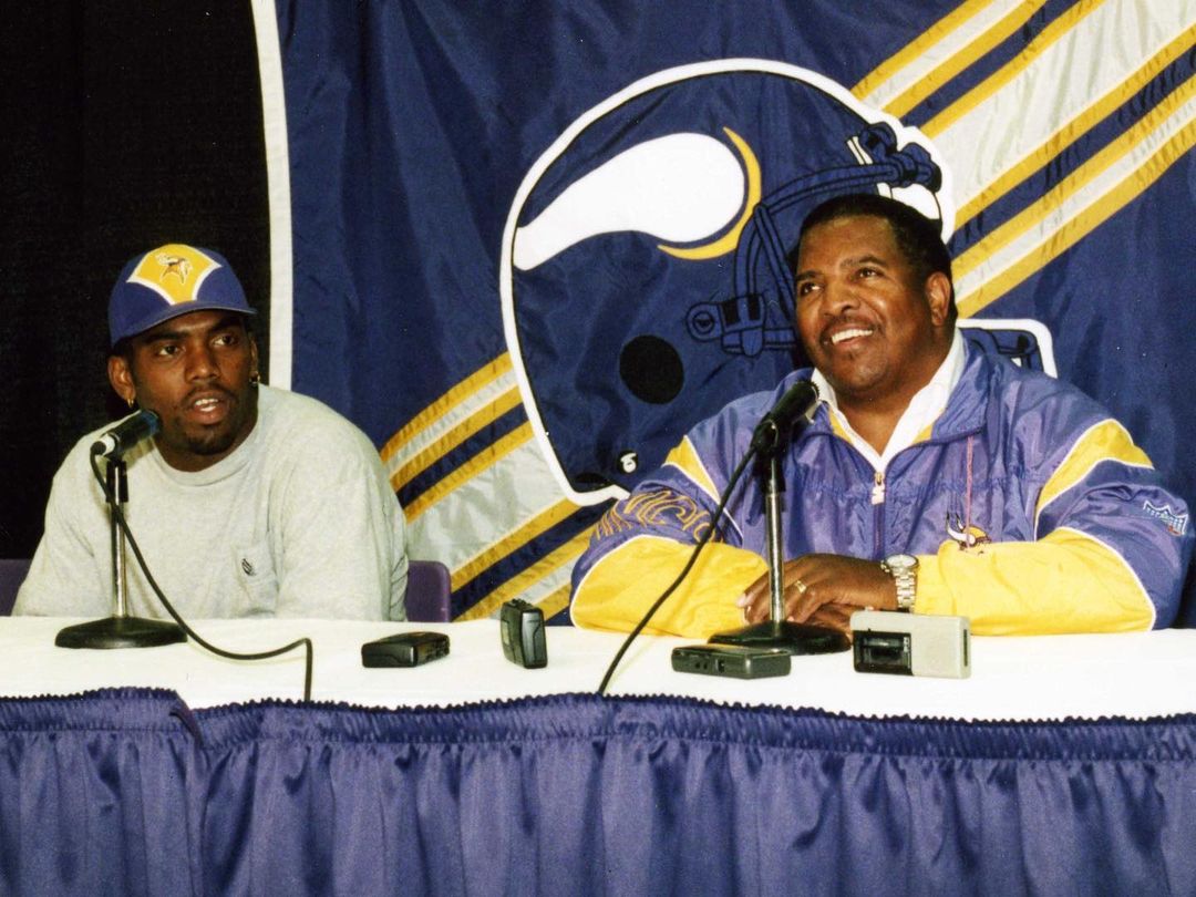 Drafted a  in ‘98 #tbt 

: @espn | @nflthrowback 

For full draft coverage, tune...