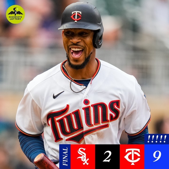 A happy Satruday.  #TwinsWin!...