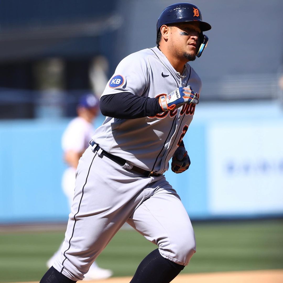 With this home run, @miggy24’s 1,119 career extra-base hits tie George Brett for...