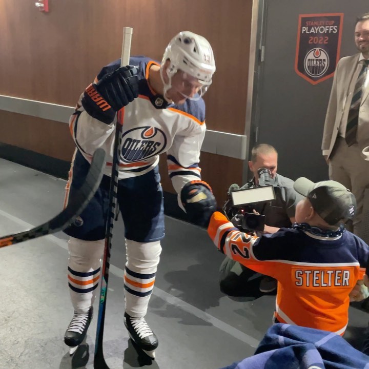 Ben is here, met Mickey & is ready to cheer us on tonight!  #LetsGoOilers...