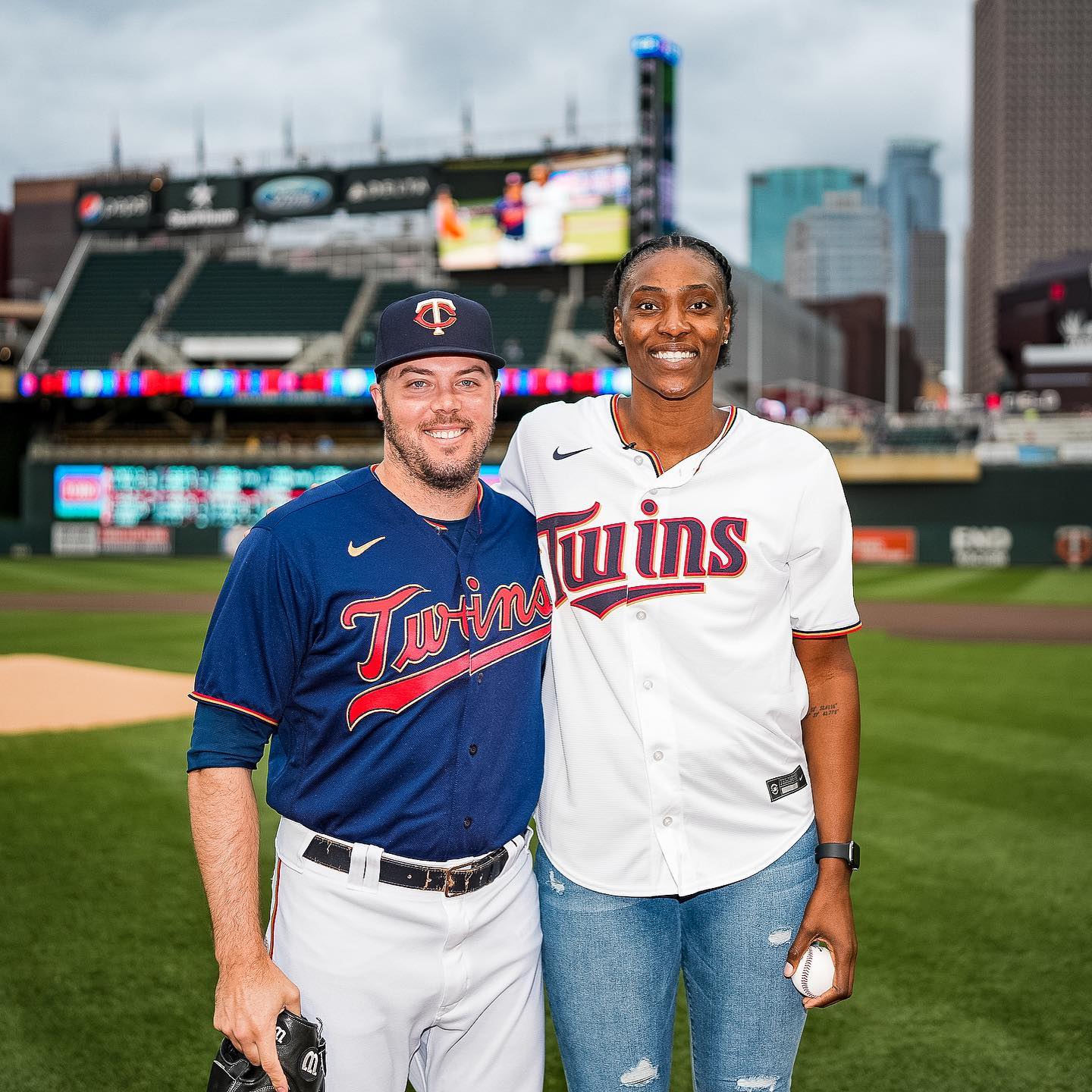 Pit stop on Syl’s Final Ride!

#OneMN | #MNTwins...