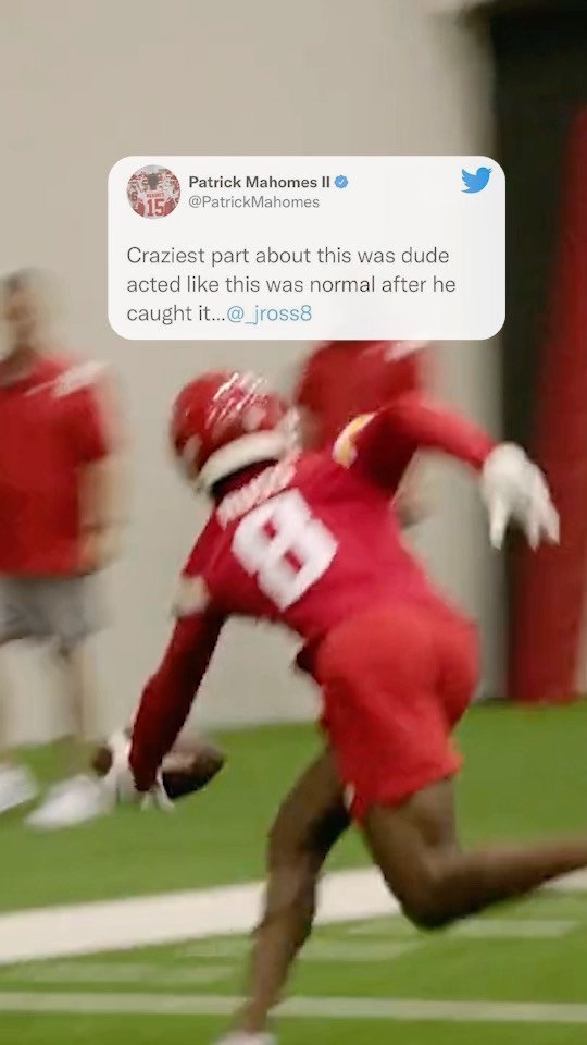 Chiefs rookie WR Justyn Ross already impressing his QB at OTAs  (via @chiefs)...