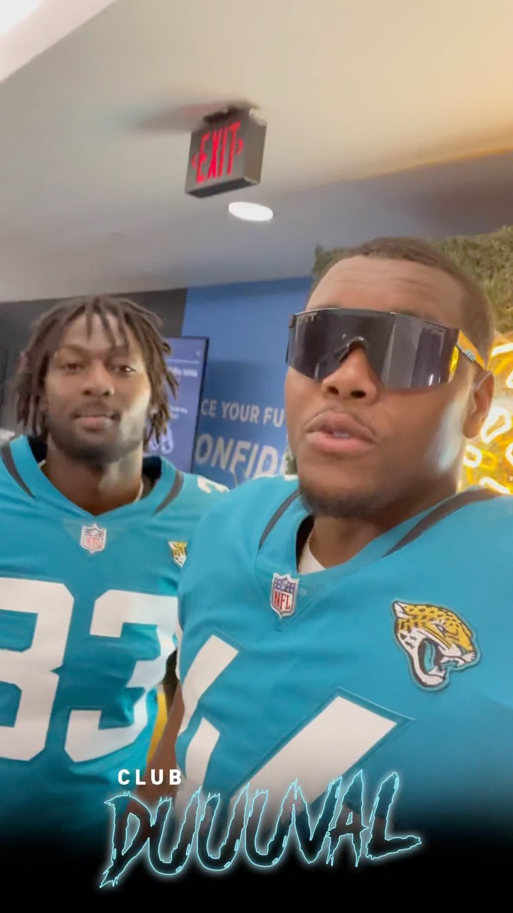 #ClubDUUUVAL was lit! Stay tuned for exclusive content from Media Day 
 
@ytw_44...