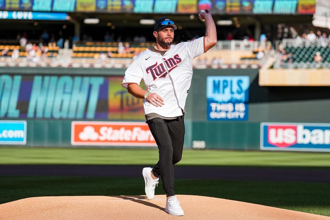 Skol Twins

#Skol | #OneMN...