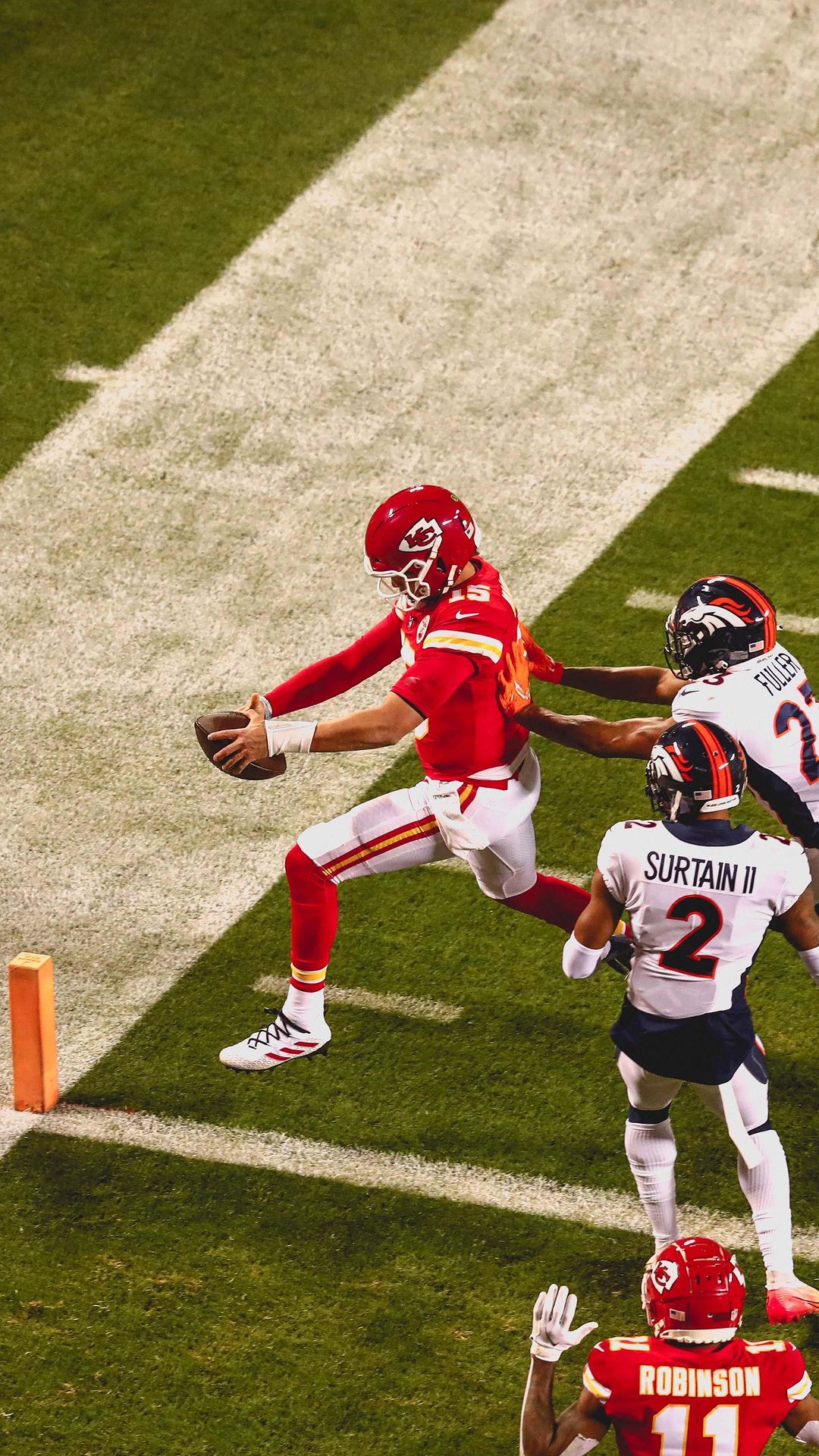 Don’t let 15 find space  #TouchdownTuesday  More highlights on chiefs.com....