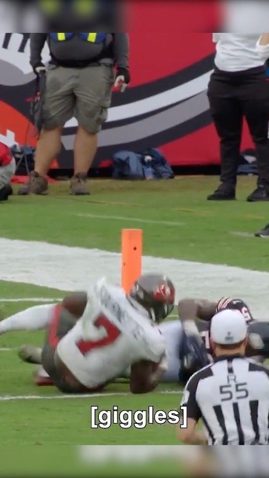 There’s Playoff Lenny. And then there’s Giggling Lenny  (via @nflfilms)...