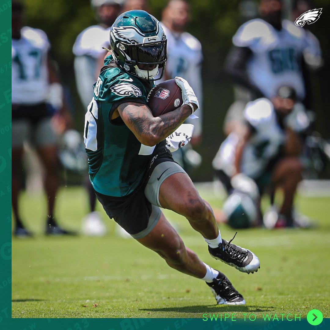 GO BIRDS.

#FlyEaglesFly...