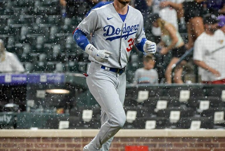 Bellibombs look better in the rain and at the All-Star Game. ⁣
⁣
: Dodgers.com/a...
