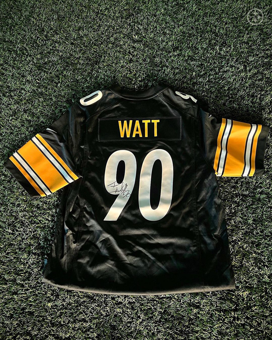 Who wants a @tjwatt90 signed jersey
Like this photo + tag a friend for the chanc...