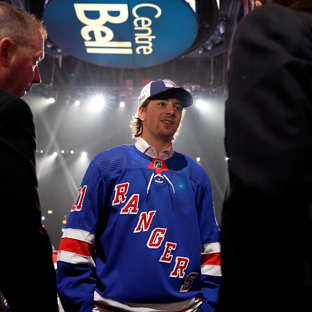 One year later, @_brennanothmann78 finally got his #NHLDraft moment with #NYR....
