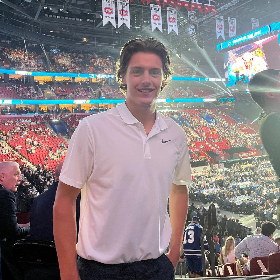 You never know who you’re gonna run into at the #NHLDraft. What’s up, @zack_bold...