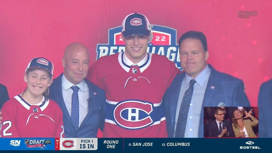 With the first overall pick in the 2022 #NHLDraft, the @canadiensmtl select Jura...