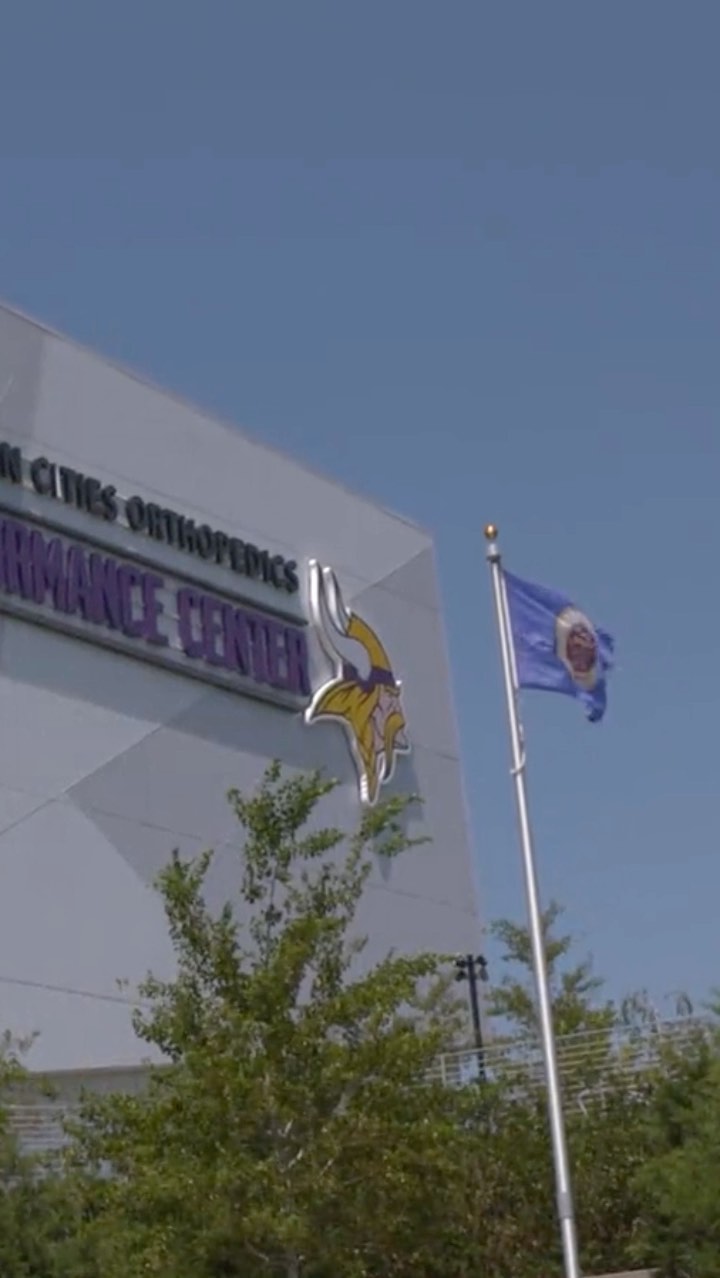 Before our game at @MNUFC, First-Team Coach Paul Clement visited @vikings HQ and...
