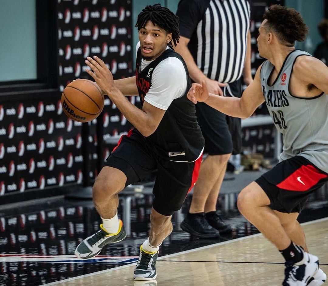 @shaedonsharpe underwent further evaluation of a small labral tear in his left s...