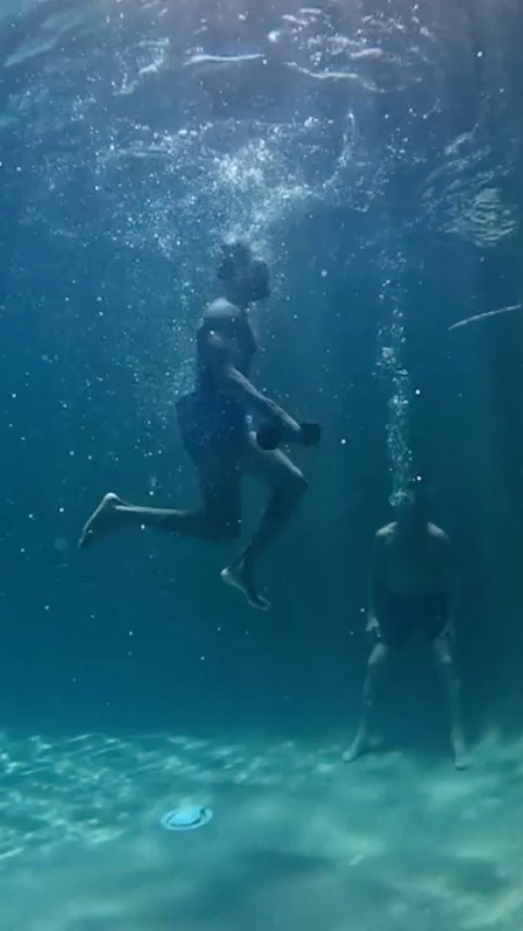 JB’s summer workouts are next level 

 @fchwpo / @7uice...