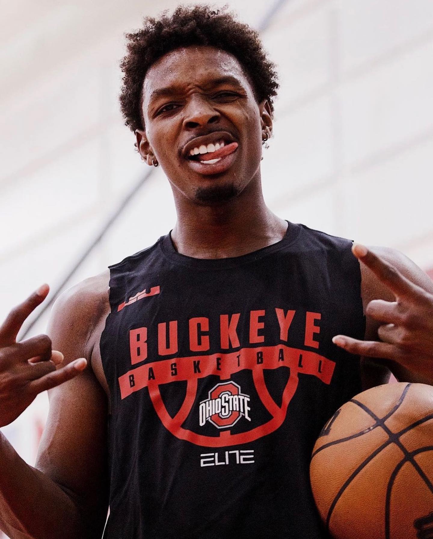 @o_tate makes a visit to O-State 

: @ohiostatehoops...