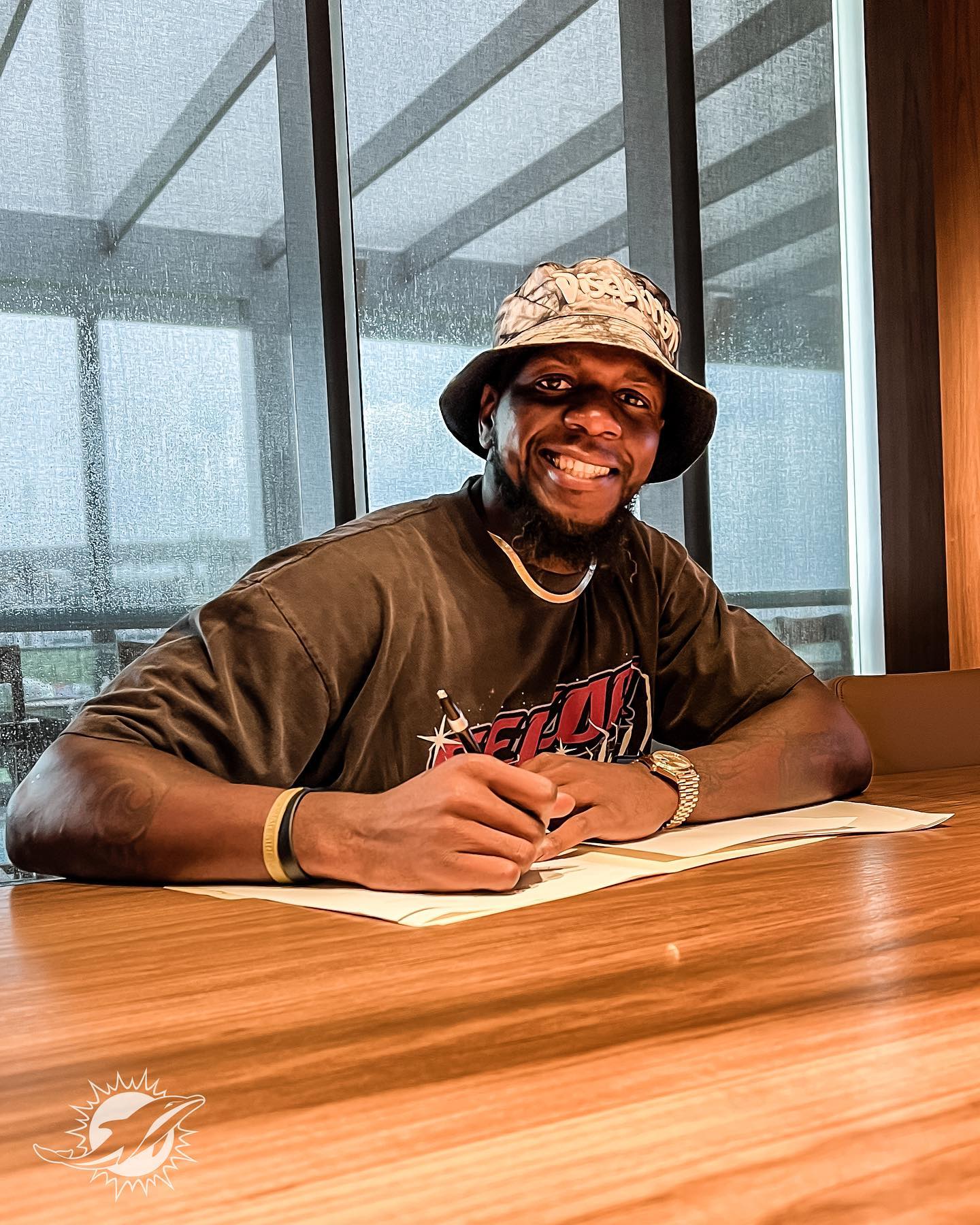 Welcome to the squad, @mohamedsanu!  Swipe to see how excited he is to be at @...