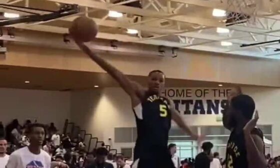 DeJounte Murray is just doing whatever in these Pro-Ams