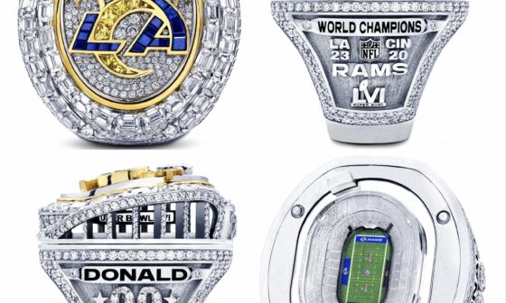The Rams SuperBowl ring sure looks familiar.
