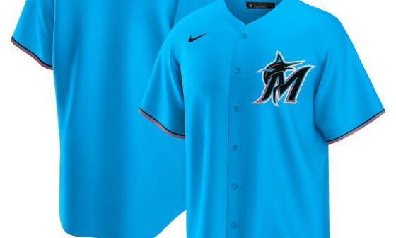 2020 Blue Jersey. is anyone a fan of this jersey? I’m planning on adding it to my christmas wishlist