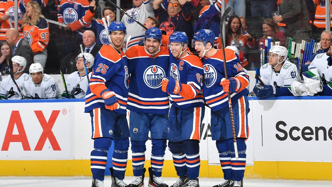 McDavid gets the hat trick and seals the win!