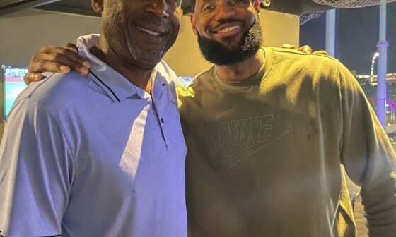 Worthy and Lebron at Topgolf last night