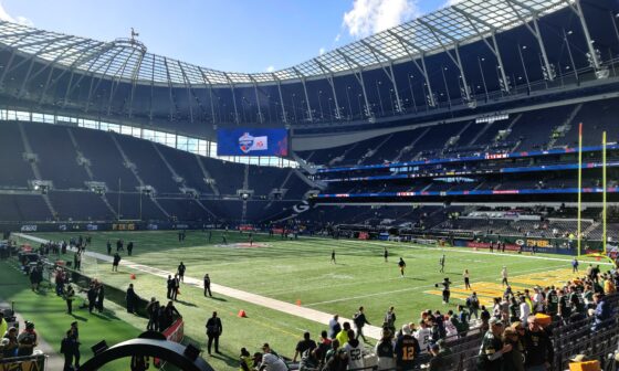 Tottenham stadium totally decked out in packers, to make it look like a home field GPG!!!