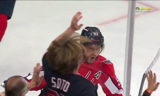 Is Ovechkin serious with this assist?!? 😎