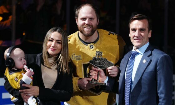 Kessel becomes 1st in NHL history to play 1000 straight