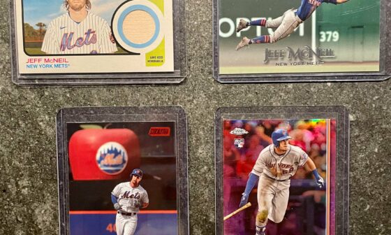 Some of my favorite cards of one of my favorite Mets! Love the hustle this guy displays. Go 🐿️!