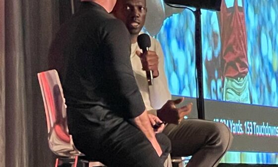 At an event where T.O. is a speaker and I was waiting for him to say something—anything—about his year in Buffalo… Finally, someone asked him who his favorite QB to play with was. He said Trent Edwards! JK, he said Ryan Fitzpatrick (of course) 😍