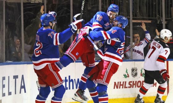 And now 2 goals in 7 seconds for the Rangers!
