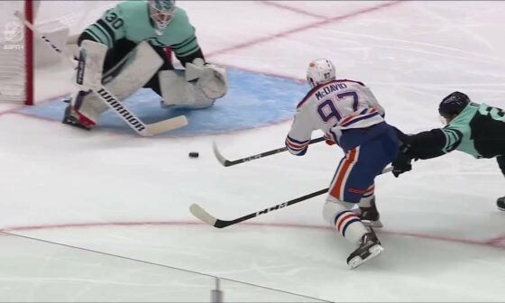 McDavid does it on his own for #32