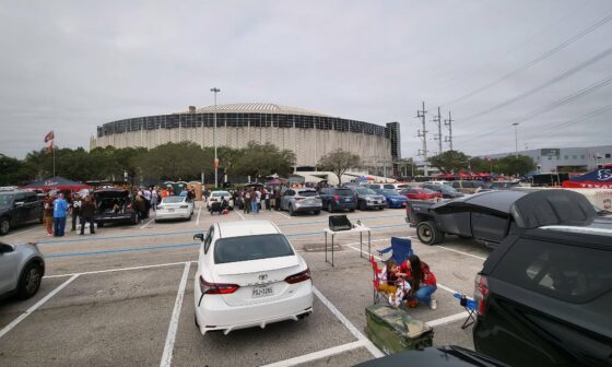 Checking in from Orange lot. 80% Browns fans, 5% Cowboys fans, 15% Texans fans.